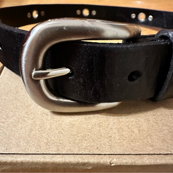 Leather belt size S 27” around your waist with the solid metal buckle - Picture 4 of 9